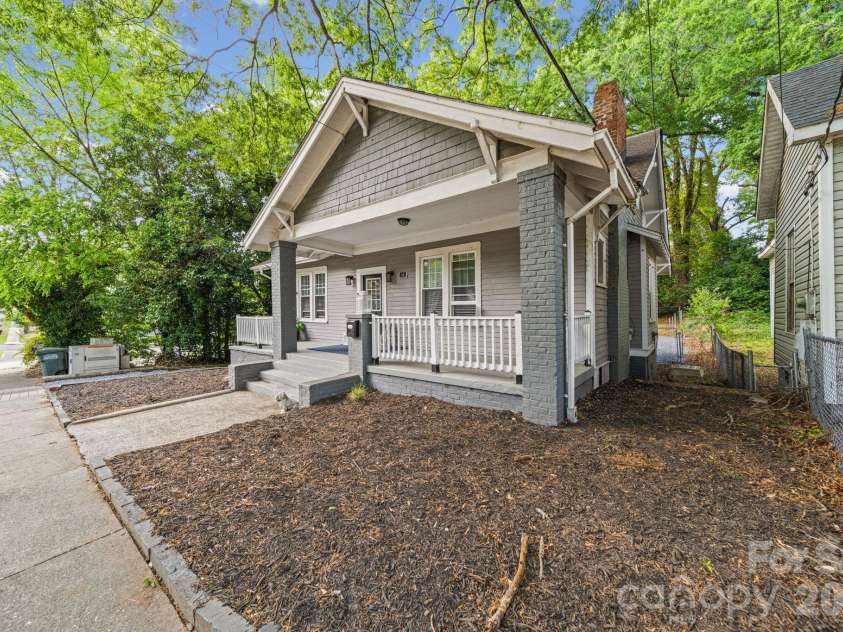 116 4th Avenue, Gastonia, NC 28052.  MLS# CAR4378737, YatesRealty ID 27509. 