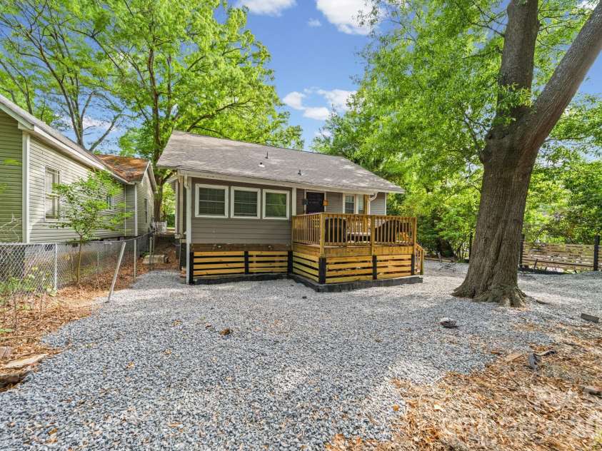 116 4th Avenue, Gastonia, NC 28052.  MLS# CAR4378737, YatesRealty ID 27509. 