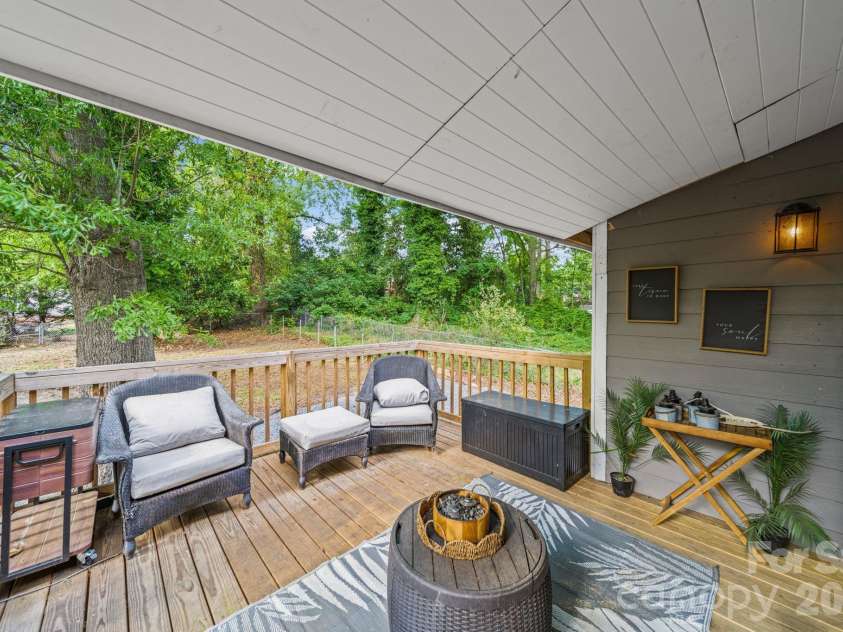 116 4th Avenue, Gastonia, NC 28052.  MLS# CAR4378737, YatesRealty ID 27509. 
