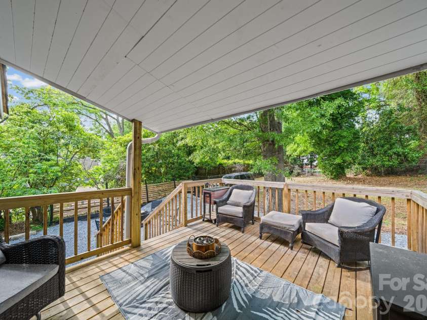 116 4th Avenue, Gastonia, NC 28052.  MLS# CAR4378737, YatesRealty ID 27509. 