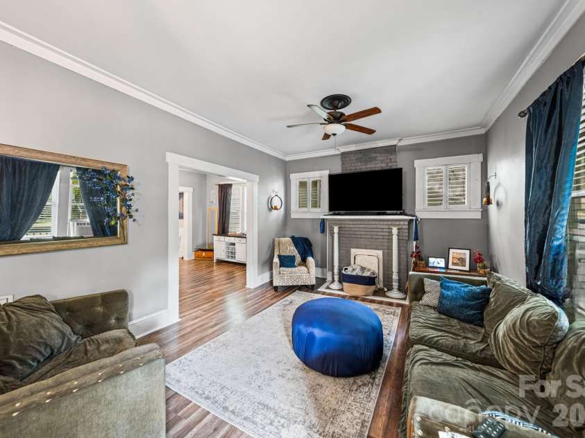 116 4th Avenue, Gastonia, NC 28052.  MLS# CAR4378737, YatesRealty ID 27509. 
