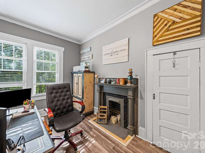 116 4th Avenue, Gastonia, NC 28052.  MLS# CAR4378737, YatesRealty ID 27509. 