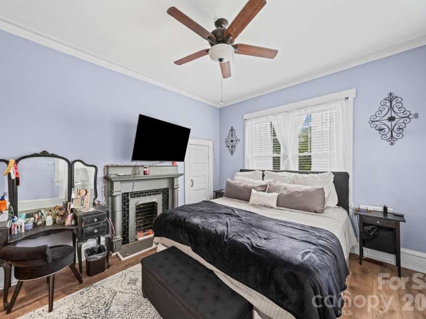 116 4th Avenue, Gastonia, NC 28052.  MLS# CAR4378737, YatesRealty ID 27509. 