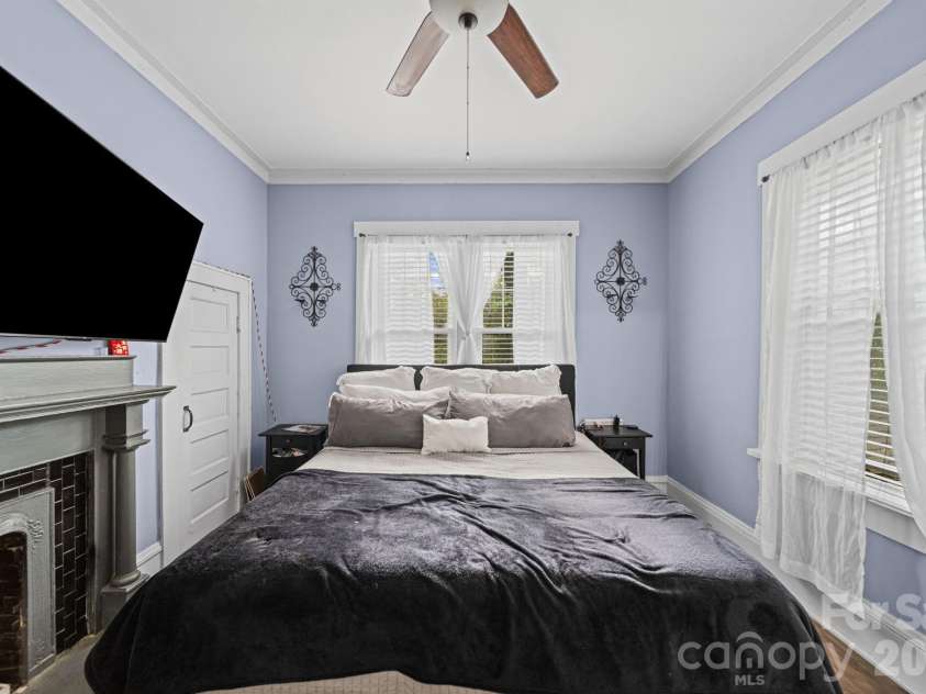 116 4th Avenue, Gastonia, NC 28052.  MLS# CAR4378737, YatesRealty ID 27509. 
