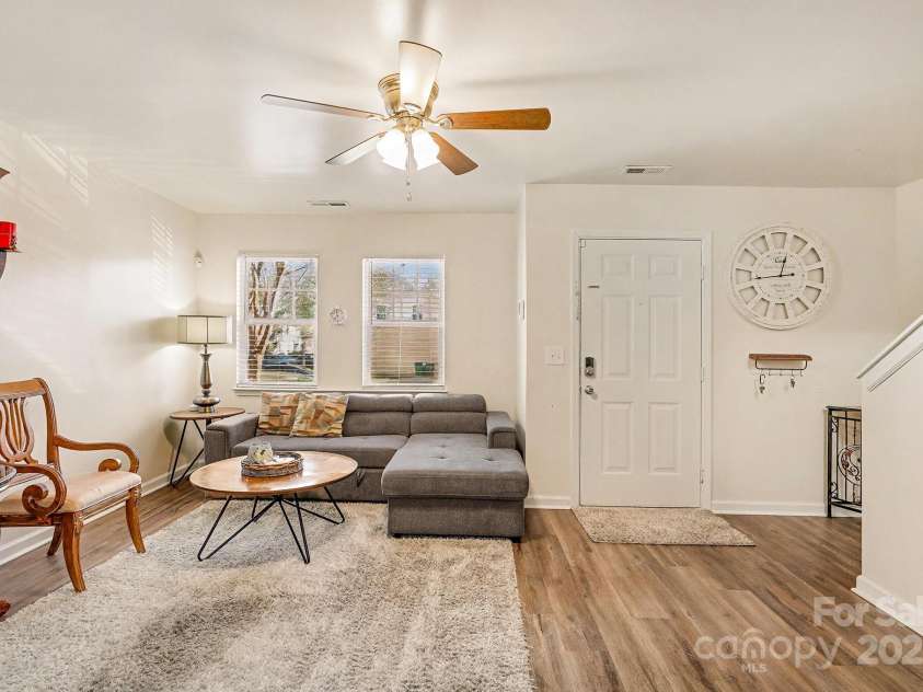 1214 Phil Oneil Drive, Charlotte, NC 28215.  MLS# CAR4331300, YatesRealty ID 2751. 