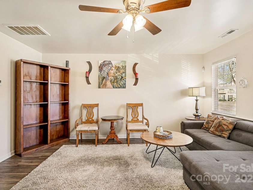 1214 Phil Oneil Drive, Charlotte, NC 28215.  MLS# CAR4331300, YatesRealty ID 2751. 