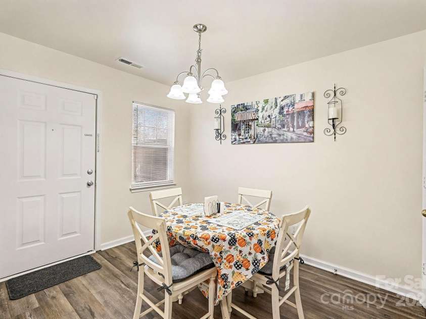 1214 Phil Oneil Drive, Charlotte, NC 28215.  MLS# CAR4331300, YatesRealty ID 2751. 