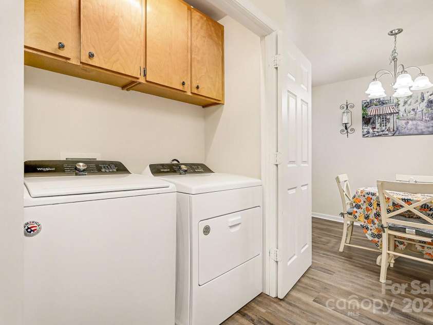 1214 Phil Oneil Drive, Charlotte, NC 28215.  MLS# CAR4331300, YatesRealty ID 2751. 