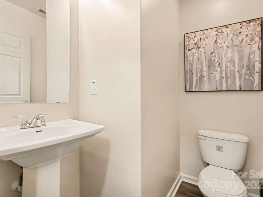 1214 Phil Oneil Drive, Charlotte, NC 28215.  MLS# CAR4331300, YatesRealty ID 2751. 