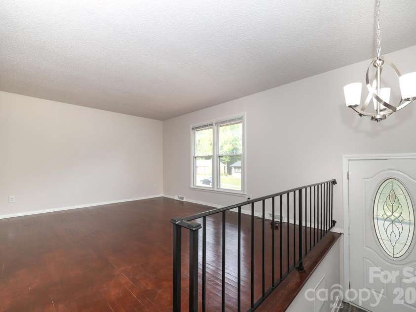 5001 Springview Road, Charlotte, NC 28213.  MLS# CAR4382677, YatesRealty ID 27510. 
