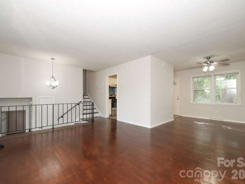 5001 Springview Road, Charlotte, NC 28213.  MLS# CAR4382677, YatesRealty ID 27510. 