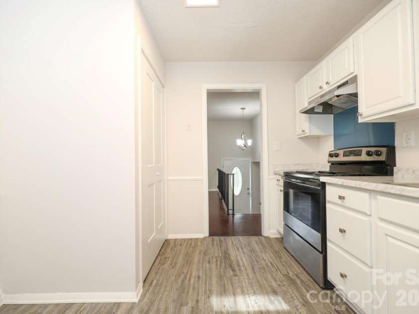 5001 Springview Road, Charlotte, NC 28213.  MLS# CAR4382677, YatesRealty ID 27510. 