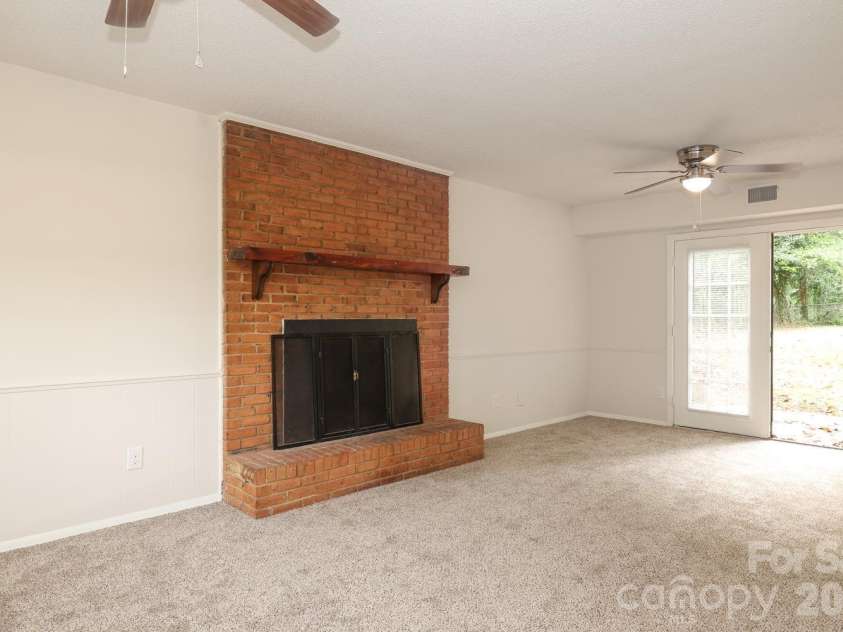 5001 Springview Road, Charlotte, NC 28213.  MLS# CAR4382677, YatesRealty ID 27510. 