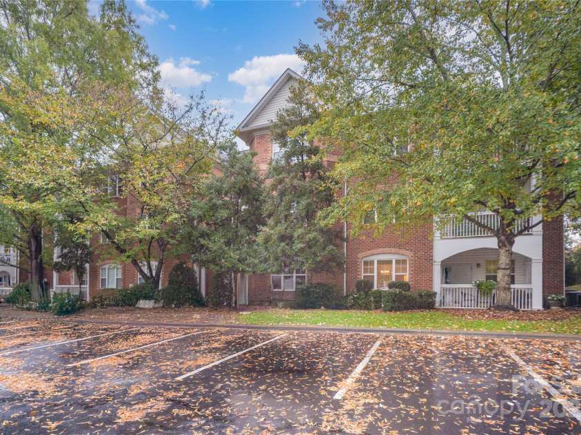 5617 Fairview Road, Charlotte, NC 28209.  MLS# CAR4315083, YatesRealty ID 27510. 