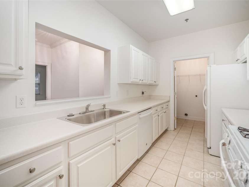 5617 Fairview Road, Charlotte, NC 28209.  MLS# CAR4315083, YatesRealty ID 27510. 