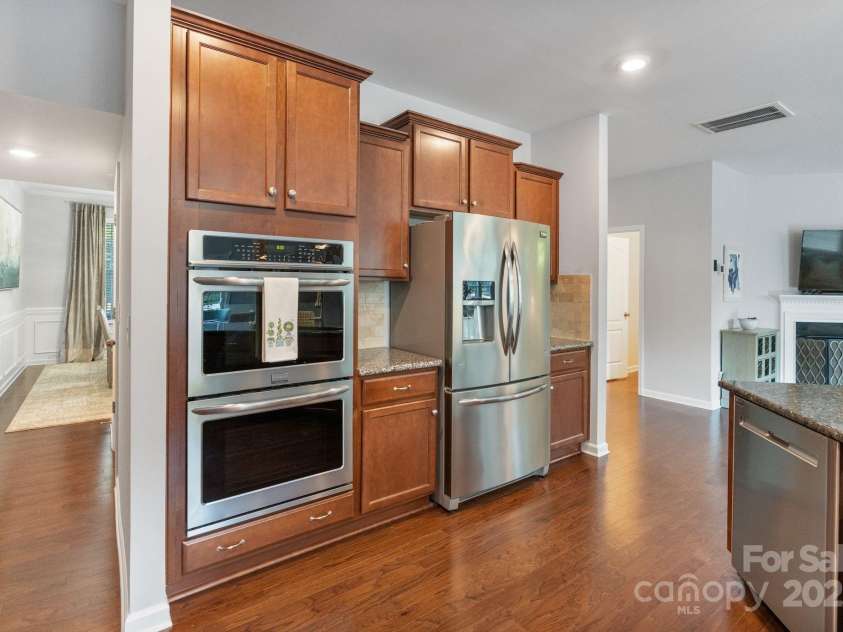 2005 Brightflower Lane, York, SC 29745.  MLS# CAR4313913, YatesRealty ID 27511. 