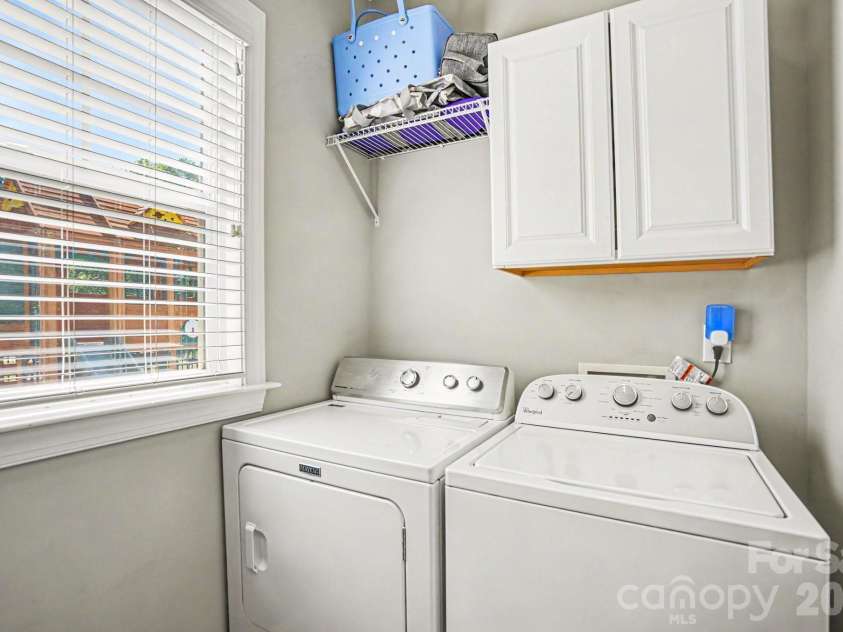 8435 Whitehawk Hill Road, Waxhaw, NC 28173.  MLS# CAR4381590, YatesRealty ID 27511. Main Level Laundry Room