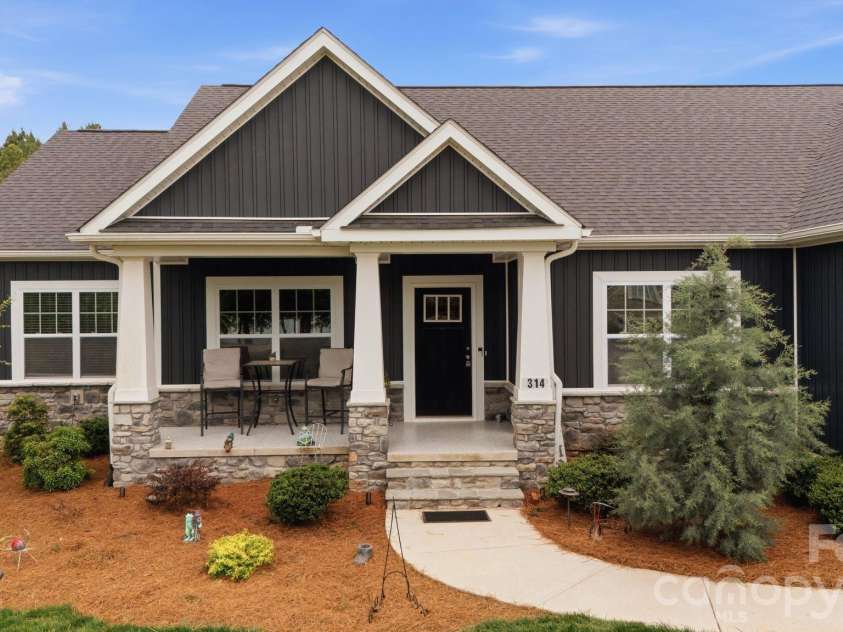 314 Potters Landing, Denton, NC 27239.  MLS# CAR4373532, YatesRealty ID 27512. 