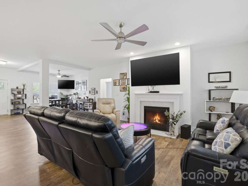 314 Potters Landing, Denton, NC 27239.  MLS# CAR4373532, YatesRealty ID 27512. 