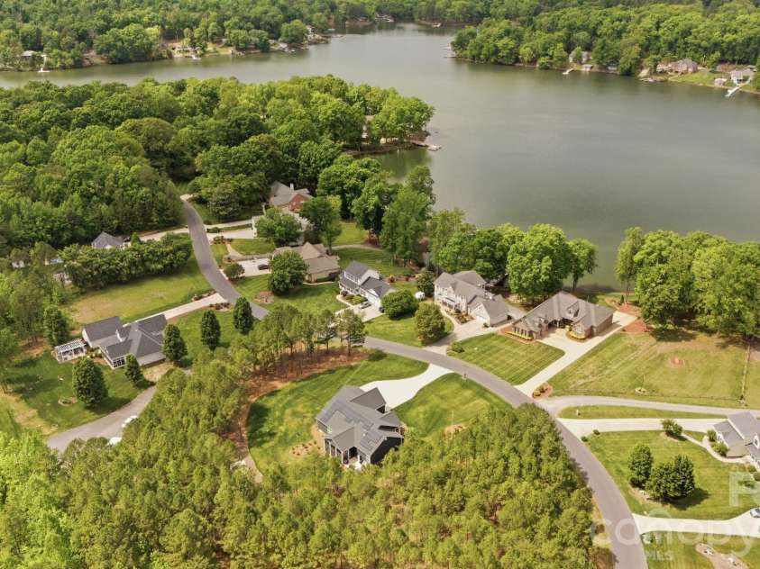 314 Potters Landing, Denton, NC 27239.  MLS# CAR4373532, YatesRealty ID 27512. 