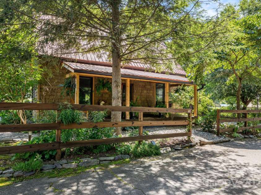 362 Spring Street, Hot Springs, NC 28743.  MLS# CAR4279244, YatesRealty ID 27512. 