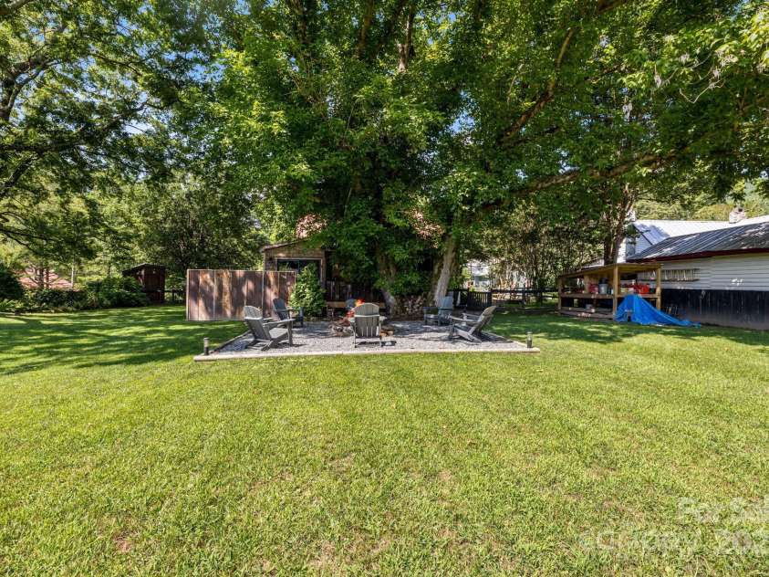 362 Spring Street, Hot Springs, NC 28743.  MLS# CAR4279244, YatesRealty ID 27512. 