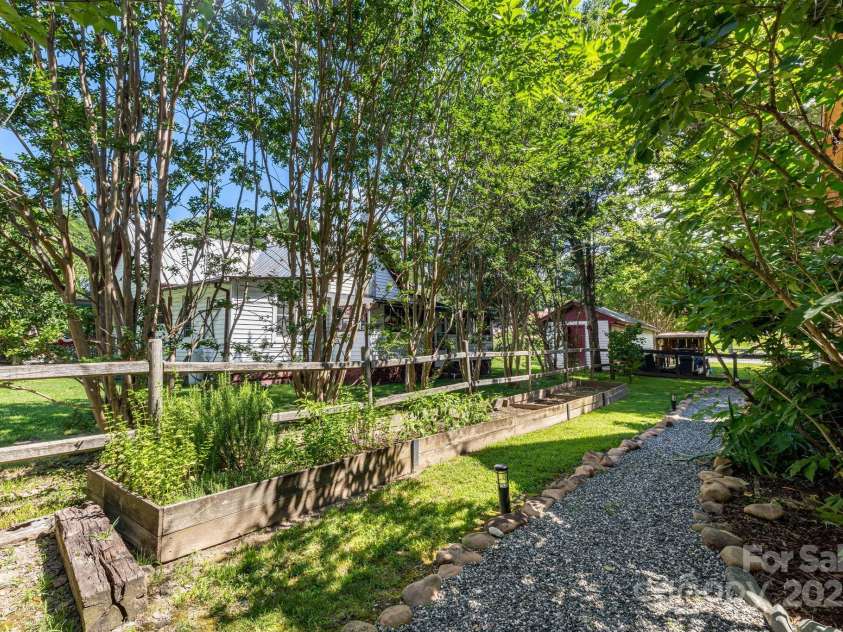 362 Spring Street, Hot Springs, NC 28743.  MLS# CAR4279244, YatesRealty ID 27512. 