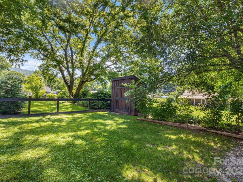 362 Spring Street, Hot Springs, NC 28743.  MLS# CAR4279244, YatesRealty ID 27512. 