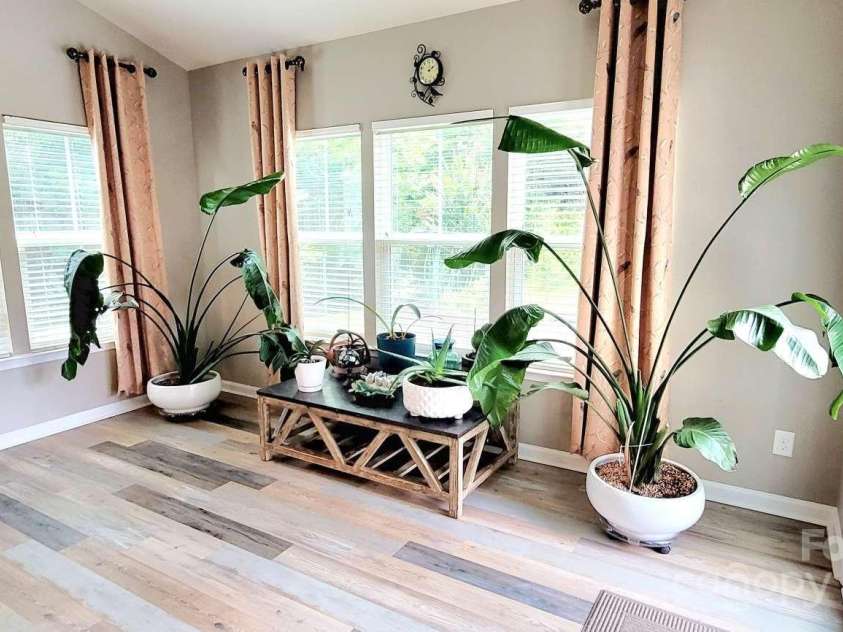 7170 Kenyon Drive, Denver, NC 28037.  MLS# CAR4266073, YatesRealty ID 27513. 