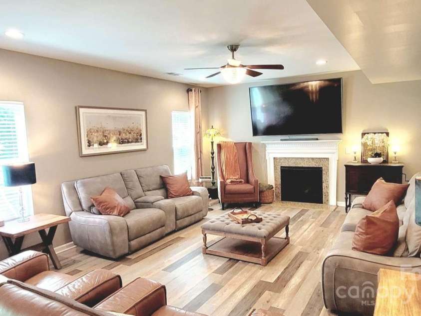 7170 Kenyon Drive, Denver, NC 28037.  MLS# CAR4266073, YatesRealty ID 27513. 