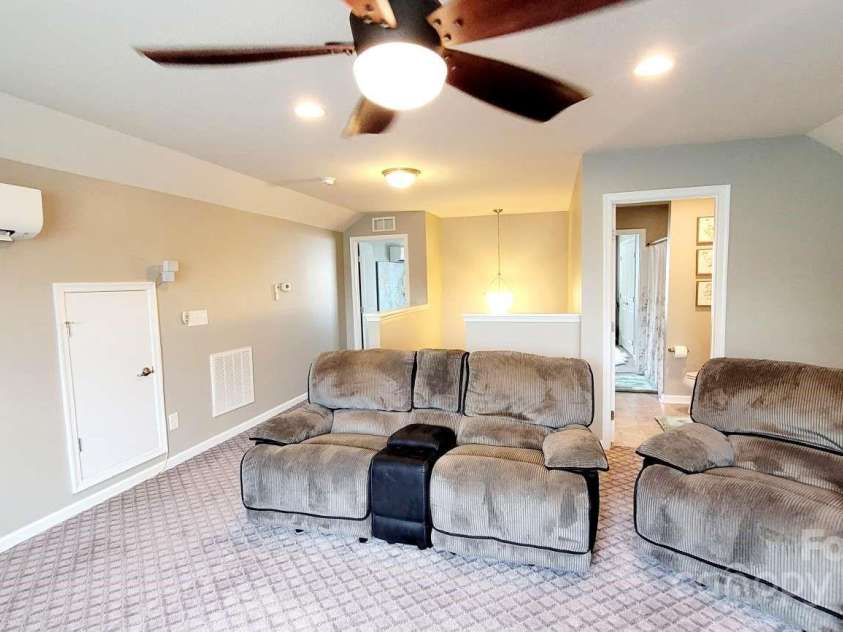 7170 Kenyon Drive, Denver, NC 28037.  MLS# CAR4266073, YatesRealty ID 27513. 