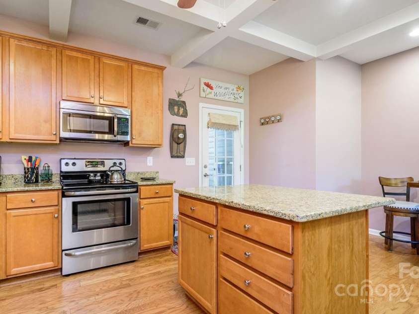 132 Half Moon Trail, Hendersonville, NC 28792.  MLS# CAR4270377, YatesRealty ID 27514. 