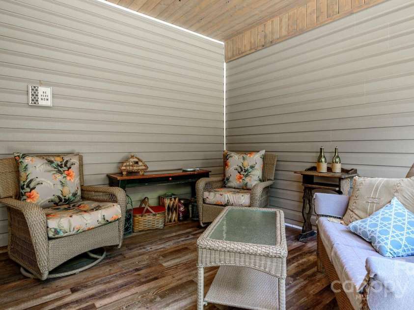 132 Half Moon Trail, Hendersonville, NC 28792.  MLS# CAR4270377, YatesRealty ID 27514. 