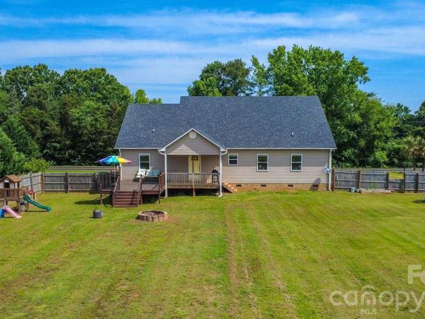 267 Church Street, McConnells, SC 29726.  MLS# CAR4388092, YatesRealty ID 27515. 