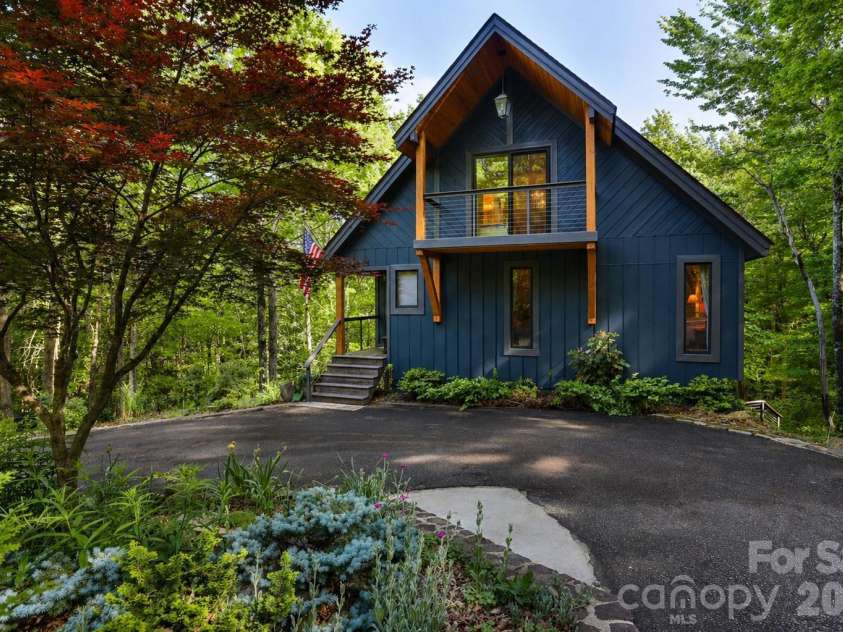 331 Quail Ridge Road, Lake Lure, NC 28746.  MLS# CAR4378555, YatesRealty ID 27517. 