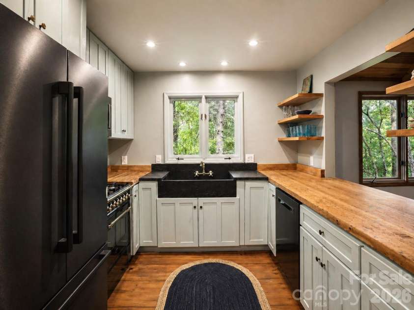 331 Quail Ridge Road, Lake Lure, NC 28746.  MLS# CAR4378555, YatesRealty ID 27517. 