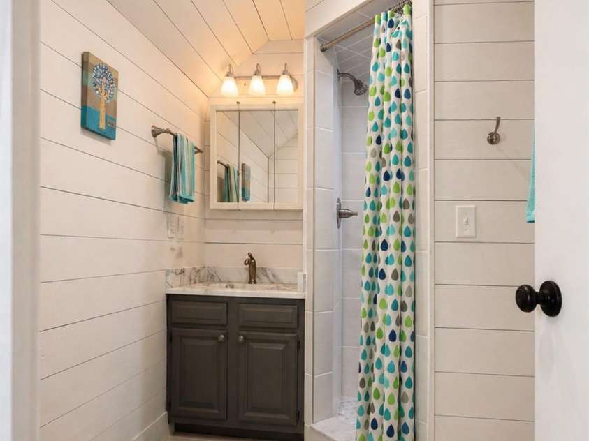 331 Quail Ridge Road, Lake Lure, NC 28746.  MLS# CAR4378555, YatesRealty ID 27517. 