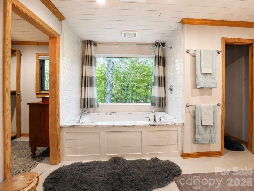 331 Quail Ridge Road, Lake Lure, NC 28746.  MLS# CAR4378555, YatesRealty ID 27517. 