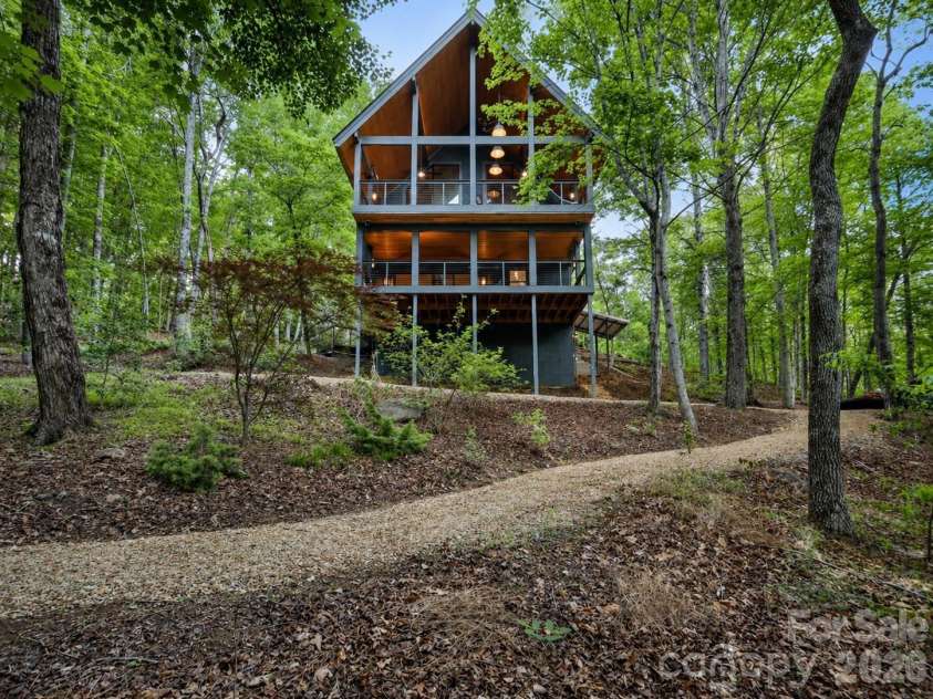 331 Quail Ridge Road, Lake Lure, NC 28746.  MLS# CAR4378555, YatesRealty ID 27517. 