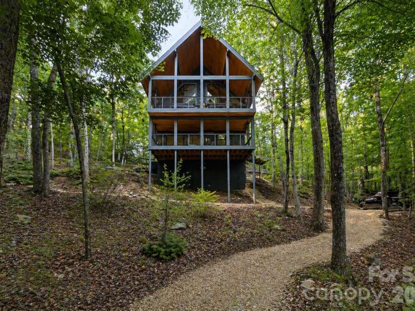 331 Quail Ridge Road, Lake Lure, NC 28746.  MLS# CAR4378555, YatesRealty ID 27517. 