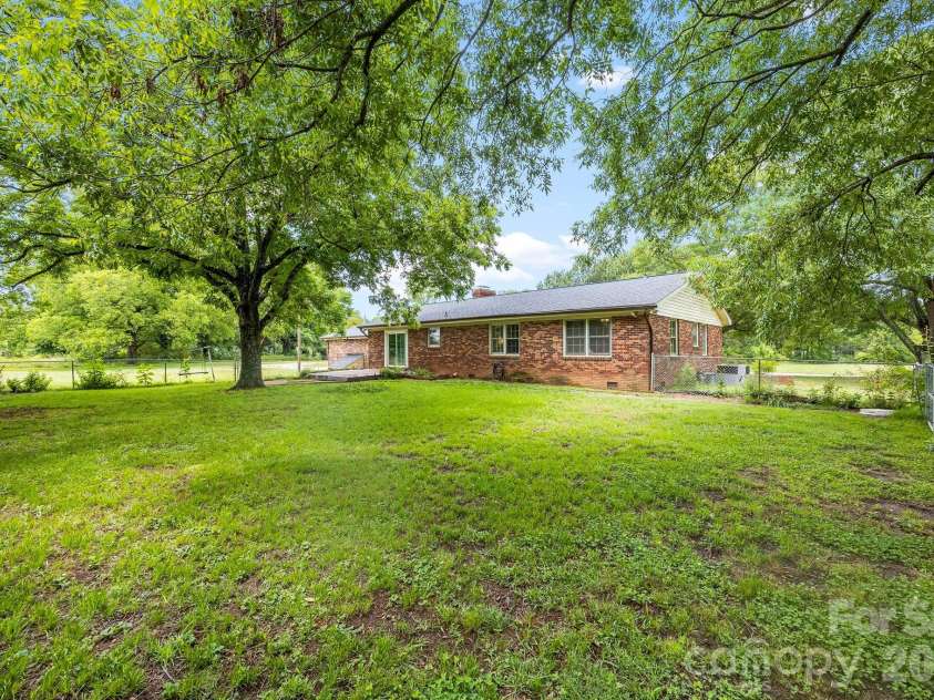 2829 Bettis Road, Grover, NC 28073.  MLS# CAR4386949, YatesRealty ID 27518. 