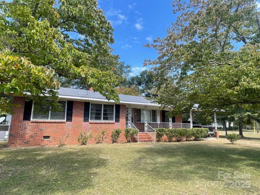 309 Stevens Drive, Kershaw, SC 29067.  MLS# CAR4243231, YatesRealty ID 27518. 