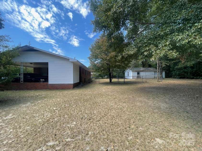 309 Stevens Drive, Kershaw, SC 29067.  MLS# CAR4243231, YatesRealty ID 27518. 