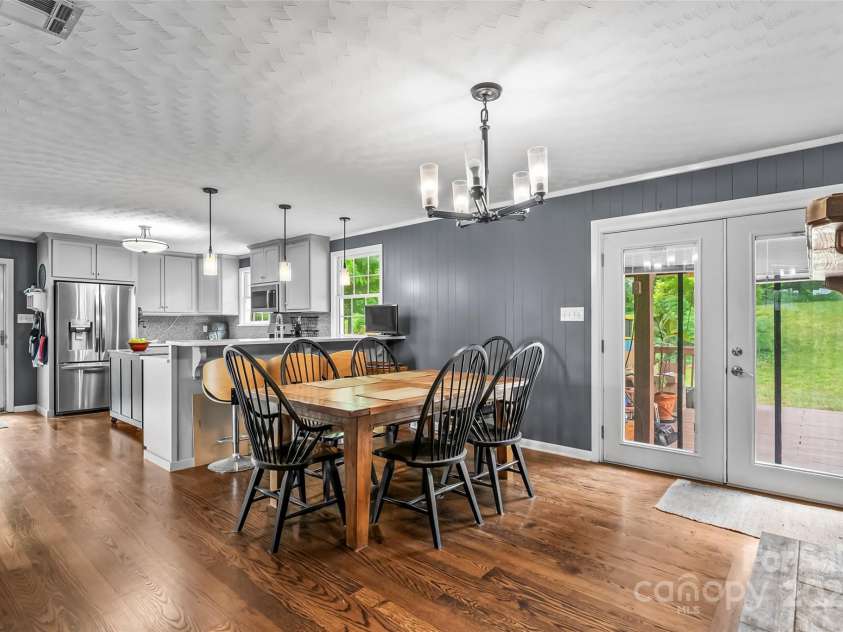 1089 20th Avenue Drive, Hickory, NC 28601.  MLS# CAR4276353, YatesRealty ID 27520. Dining Room