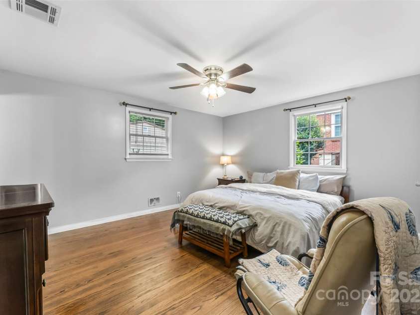 1089 20th Avenue Drive, Hickory, NC 28601.  MLS# CAR4276353, YatesRealty ID 27520. Primary Bedroom