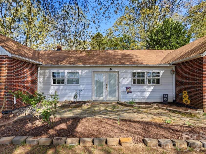 2670 Olivers Cross Road, Newton, NC 28658.  MLS# CAR4365512, YatesRealty ID 27521. 