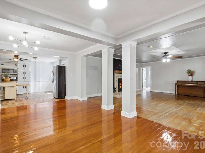 2670 Olivers Cross Road, Newton, NC 28658.  MLS# CAR4365512, YatesRealty ID 27521. 