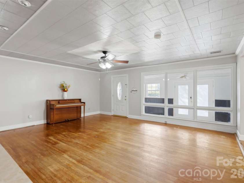 2670 Olivers Cross Road, Newton, NC 28658.  MLS# CAR4365512, YatesRealty ID 27521. 