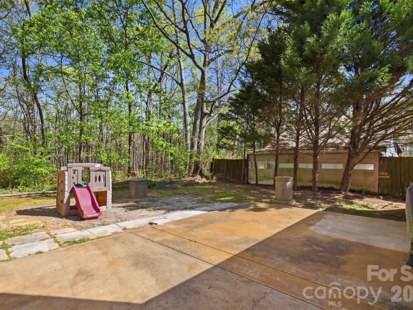 2670 Olivers Cross Road, Newton, NC 28658.  MLS# CAR4365512, YatesRealty ID 27521. 