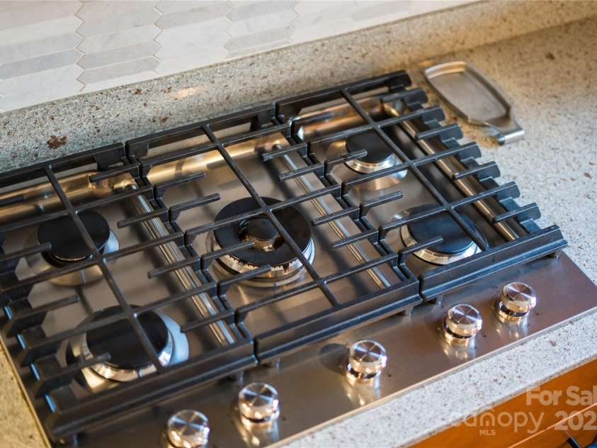 223 Cheyenne Court, Asheville, NC 28803.  MLS# CAR4277045, YatesRealty ID 27522. 